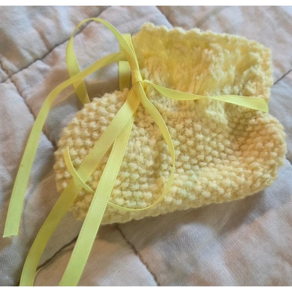 Handmade Knit Baby Booties Unisex 0-6M Yellow Ribbon Tie Vintage Style